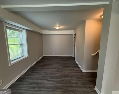 412 Fielding Lane - Photo Thumbnail 4