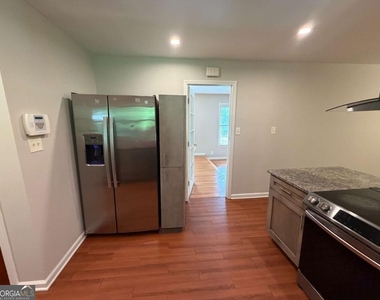 412 Fielding Lane - Photo Thumbnail 9