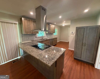 412 Fielding Lane - Photo Thumbnail 6