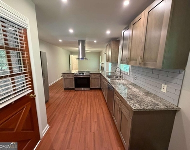 412 Fielding Lane - Photo Thumbnail 10