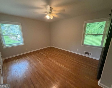 412 Fielding Lane - Photo Thumbnail 12