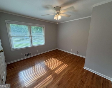 412 Fielding Lane - Photo Thumbnail 3