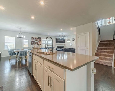 3072 Lowell Road - Photo Thumbnail 9