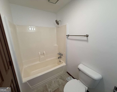 1702 Pine Tree Drive - Photo Thumbnail 17