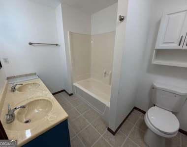 1702 Pine Tree Drive - Photo Thumbnail 13