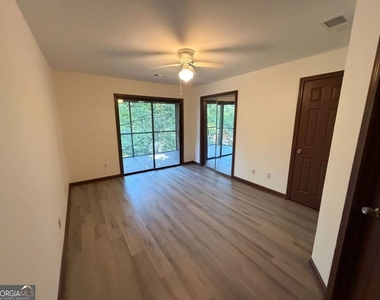 1702 Pine Tree Drive - Photo Thumbnail 12