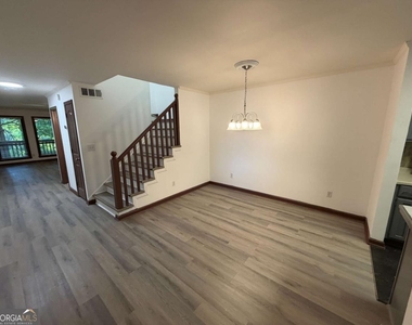 1702 Pine Tree Drive - Photo Thumbnail 5