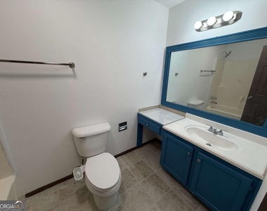 1702 Pine Tree Drive - Photo Thumbnail 16