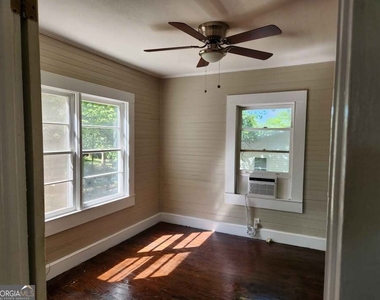 631 Davis Avenue - Photo Thumbnail 1