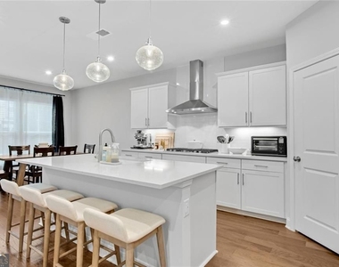 400 Renwood Trail - Photo Thumbnail 12
