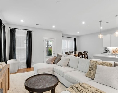400 Renwood Trail - Photo Thumbnail 11