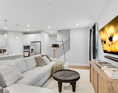 400 Renwood Trail - Photo Thumbnail 9