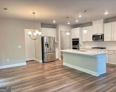5800 Arbor Green Circle - Photo Thumbnail 3