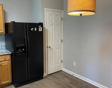 413 Windstone Trail - Photo Thumbnail 20