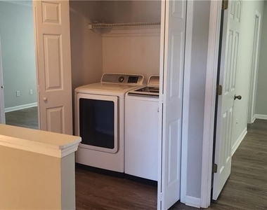 413 Windstone Trail - Photo Thumbnail 27