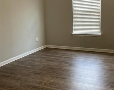 413 Windstone Trail - Photo Thumbnail 44