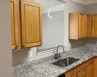 413 Windstone Trail - Photo Thumbnail 19