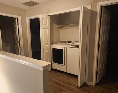 413 Windstone Trail - Photo Thumbnail 26