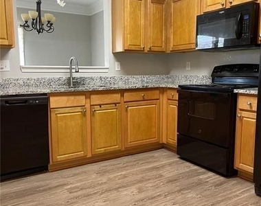 413 Windstone Trail - Photo Thumbnail 21