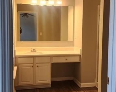413 Windstone Trail - Photo Thumbnail 37