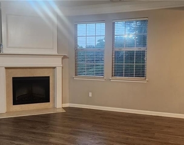 413 Windstone Trail - Photo Thumbnail 8