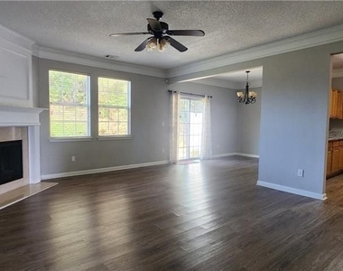 413 Windstone Trail - Photo Thumbnail 7