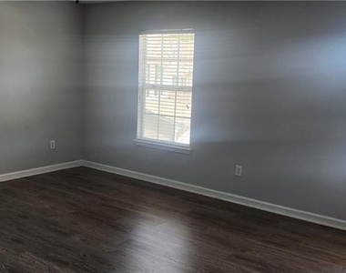 413 Windstone Trail - Photo Thumbnail 34