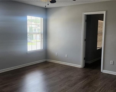 413 Windstone Trail - Photo Thumbnail 35