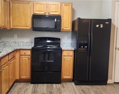 413 Windstone Trail - Photo Thumbnail 16