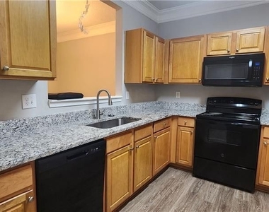 413 Windstone Trail - Photo Thumbnail 13