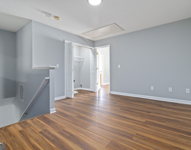 897 Brickleridge Lane Se - Photo Thumbnail 11