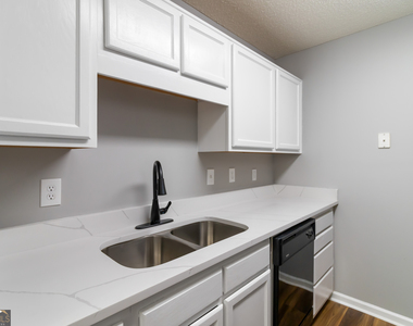 897 Brickleridge Lane Se - Photo Thumbnail 9