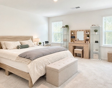 987 Evergreen Road - Photo Thumbnail 3