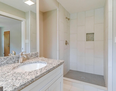 99 Woodvalley Drive - Photo Thumbnail 21