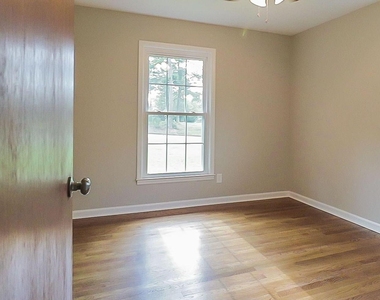 99 Woodvalley Drive - Photo Thumbnail 25