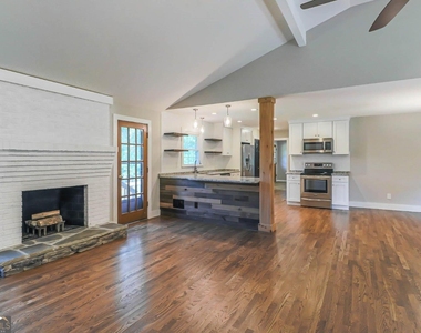 99 Woodvalley Drive - Photo Thumbnail 6