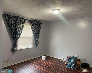 58 Ezzard Street - Photo Thumbnail 1