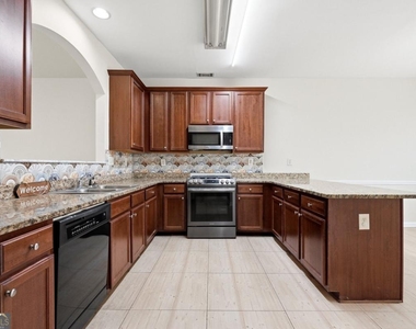 6199 Thorncrest Drive - Photo Thumbnail 7