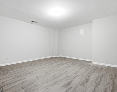 6199 Thorncrest Drive - Photo Thumbnail 21
