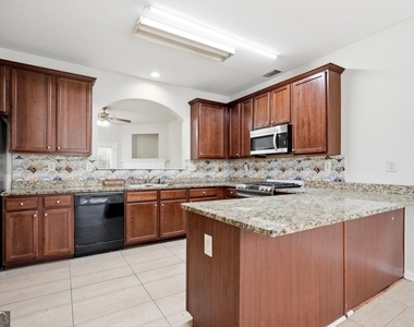 6199 Thorncrest Drive - Photo Thumbnail 6