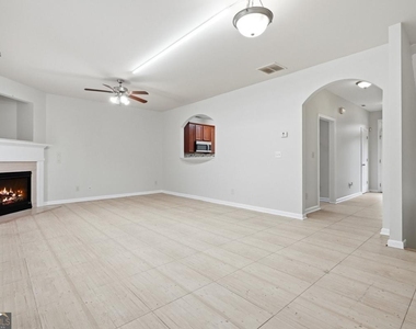 6199 Thorncrest Drive - Photo Thumbnail 4