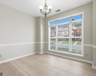6199 Thorncrest Drive - Photo Thumbnail 8