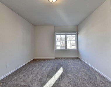 1622 Dover Creek Lane - Photo Thumbnail 30