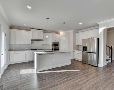 1622 Dover Creek Lane - Photo Thumbnail 12