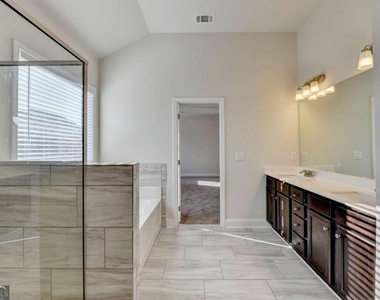 1622 Dover Creek Lane - Photo Thumbnail 42