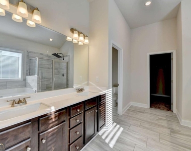1622 Dover Creek Lane - Photo Thumbnail 40