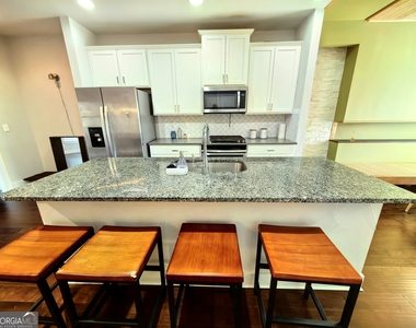 3797 Oxford Circle - Photo Thumbnail 11