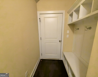 3797 Oxford Circle - Photo Thumbnail 17