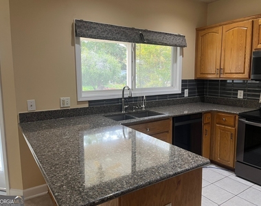 423 Cobblestone Way - Photo Thumbnail 21