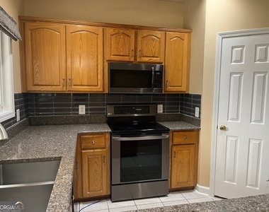 423 Cobblestone Way - Photo Thumbnail 20